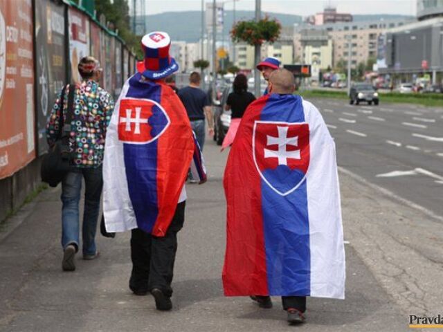 hokej, fanúšikovia, doprava, policajti