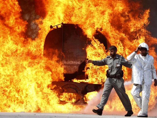 Afganistan, afganský policajt, explózia