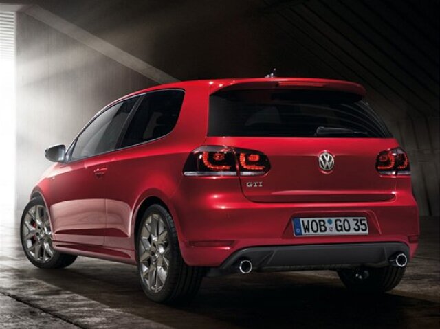 Výkon motora poskočil na 173 kW (235 k).