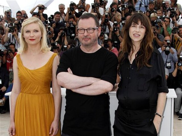 Kirsten Dunst (vľavo), Lars von Trier a Charlotte Gainsbourg