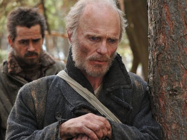 Ed Harris (vpravo) a Colin Farrell vo filme Útek zo Sibíri, ktorý bude mať slovenskú premiéru 9. júna.