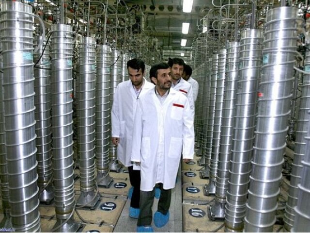 Irán, Mahmúd Ahmadínedžád, jadrové zbrane, urán 