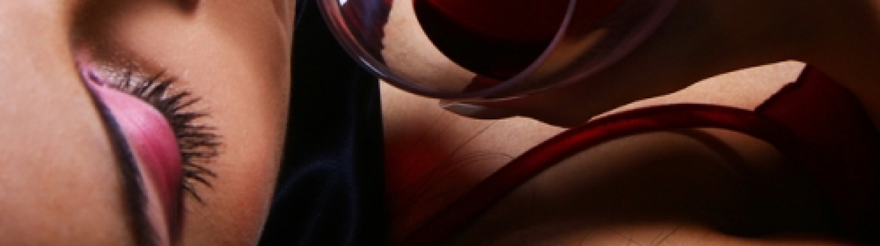 Alkohol, sex, červené šaty, víno, pohár vína, červené víno