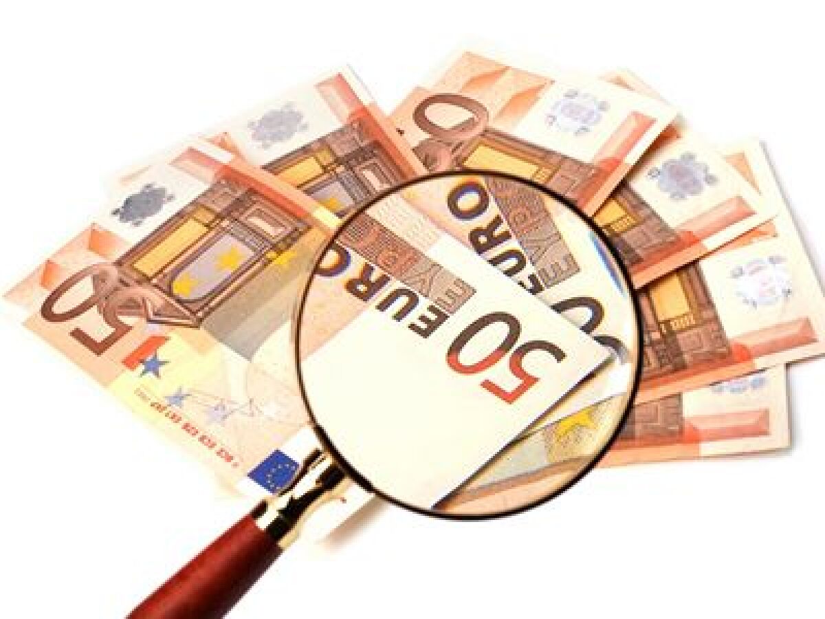 Ekonomika, graf, euro, peniaze, lupa