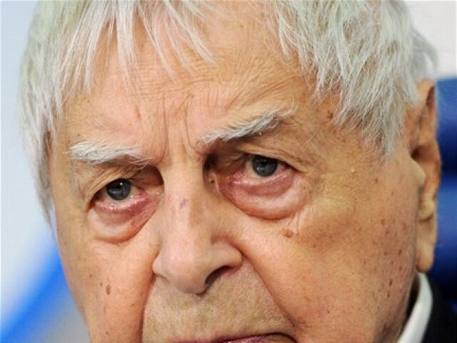 Jurij Ľjubimov tvrdí, že tentoraz je jeho rozhodnutie o odchode z divadla definitívne. No magistrát Moskvy stále váha s podpisom jeho žiadosti o odchod.