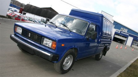 Pick-up odvodený z modelu VAZ 2105 dostal označenie Iž 27175 a jeho výroba pokračuje ďalej.