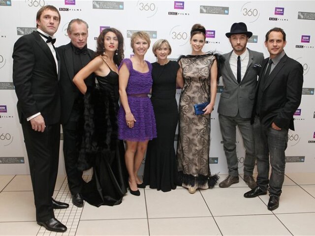 Zľava: Ruský herec Vladimir Vdovičenkov,Johannes Kirsch, Lucia Siposová, Dinara Drukarova, Sandra Hebron, Gabriela Marcinková, Jude Law