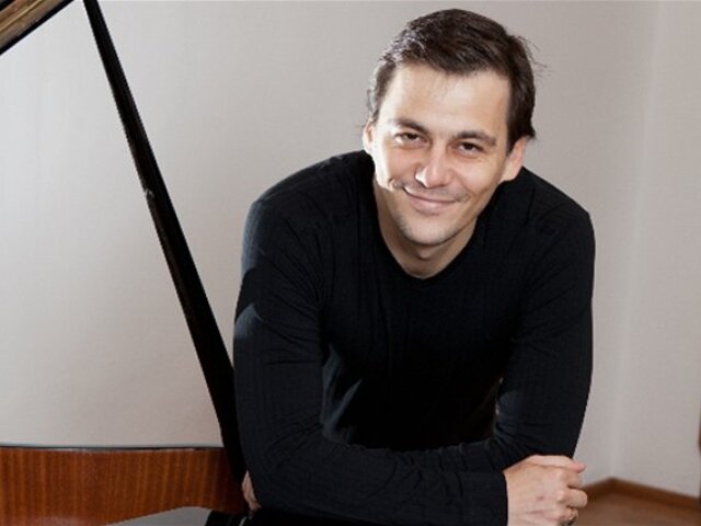 Ivan Buffa, umelecký vedúci zoskupenia Quasars Ensemble otvorí v nedeľu večer v Košiciach trojdňový Festival klasickej hudby.