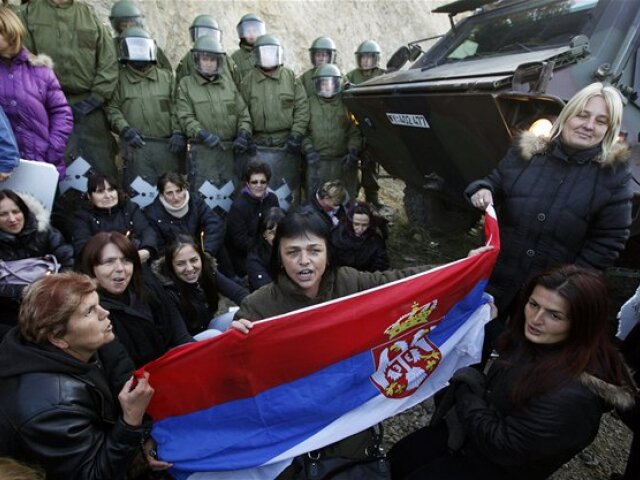 Srbsko, Kosovo, kosovskí srbi, barikády, NATO