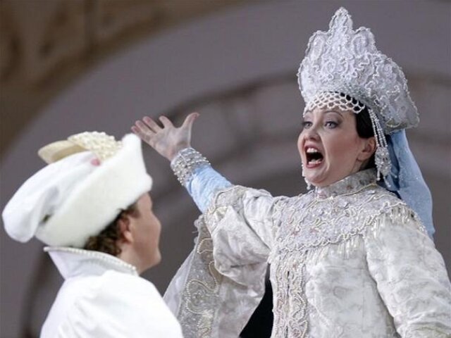 Albina Šagimuratová v úlohe Ľudmily škandalóznej opery.