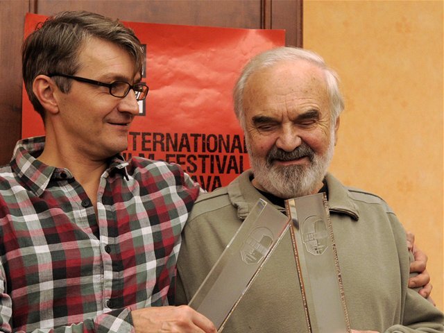 Jan a Zdeněk Svěrákovci dostali od MFF Bratislava cenu za umeleckú výnimočnosť vo svetovej kinematografii.
