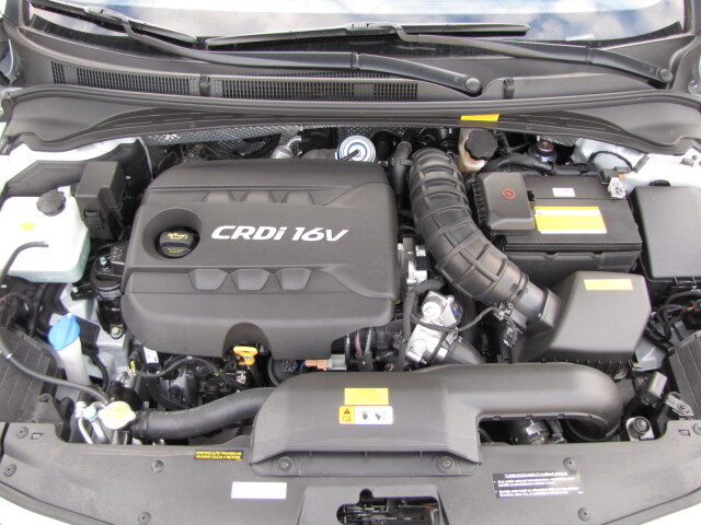 Motor je silný, ale do 1800-1900 otáčok má pomalšie reakcie.