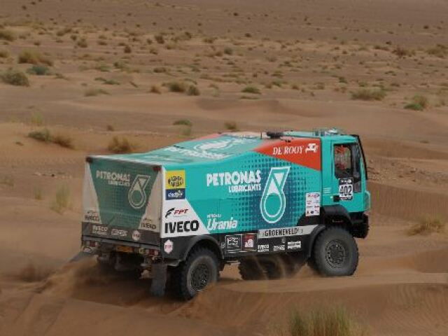 Na Dakare 2012 odšartujú štyri upravené kamióny Iveco Trakker 4x4.