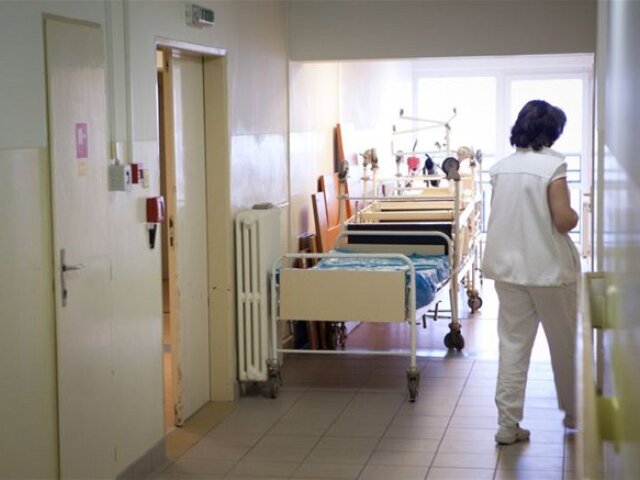 nemocnica, lekár, doktor, pacient, lôžka