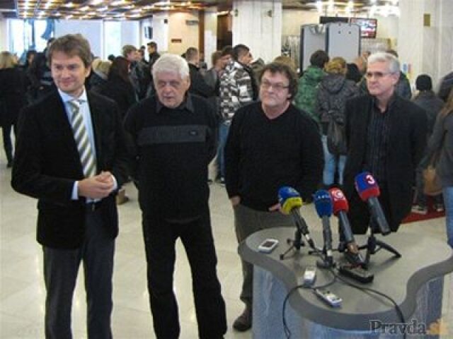Obyčajní ľudia, Matovič, Mojžiš, Korda, Bučko