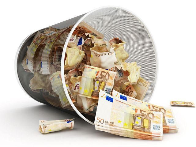Euro, peniaze, kôš, kríza
