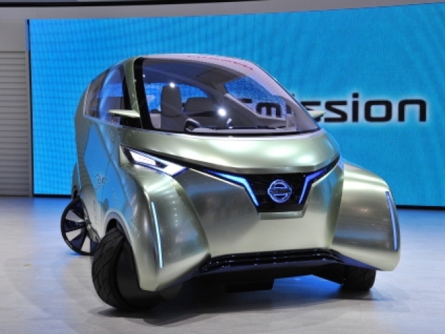 Nissan Pivo III