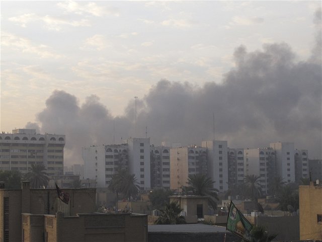 Irak, Bagdad, útoky, dym