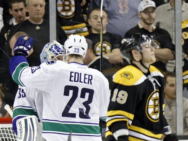 Cory Schneider, Alexander Edler, Tyler Seguin