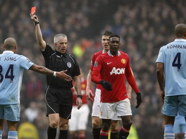 Chris Foy, červená karta, Kompany