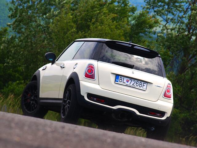 John Cooper Works je tu pre dynamických vodičov.