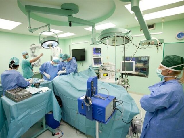 nemocnica, operácia, lekár, doktor, chirurg, zdravotníctvo
