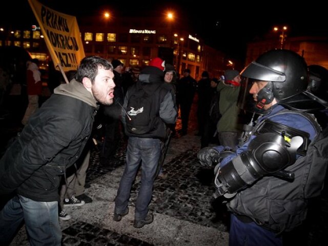 gorila, protest
