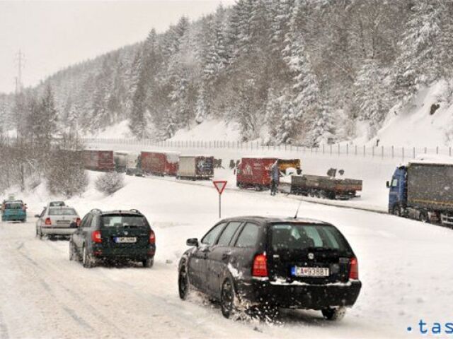 Svrčinovec, sneh, cesty, sneženie, kalamita