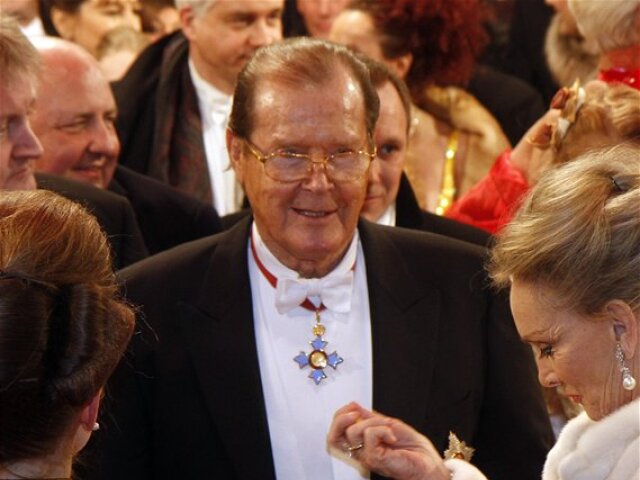 Opernball - Roger Moore