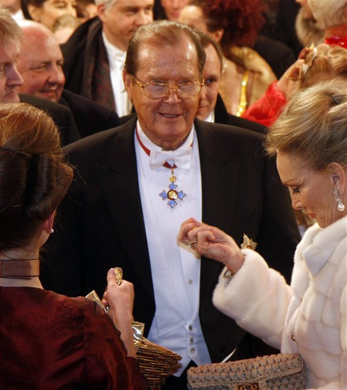 Opernball - Roger Moore