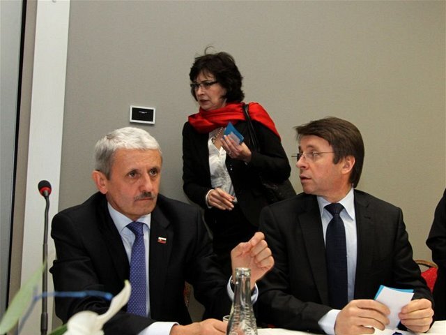 Dzurinda, Mikloš, Žitňanská