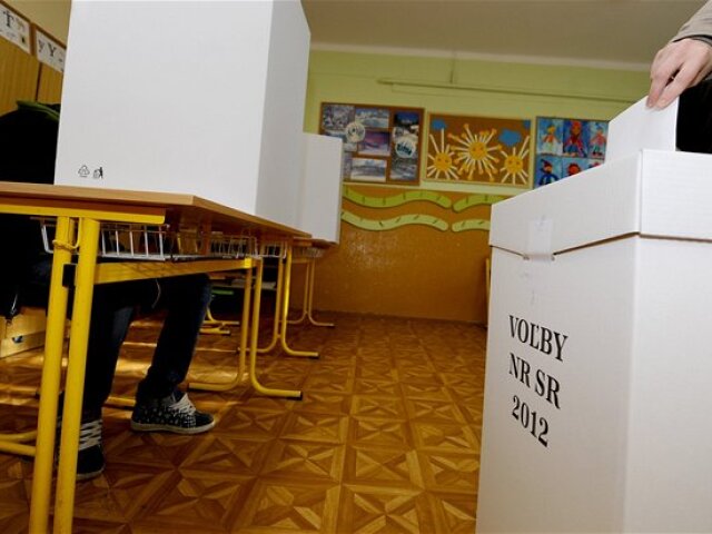 voľby, volič, urna, hlasovanie