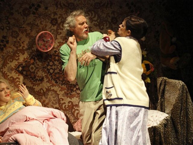 Alexandra Palatinusová (Kristína), Marián Geišberg (Oleg) a Zuzana Fialová (Marína) v Jablonskej hre Pohania.