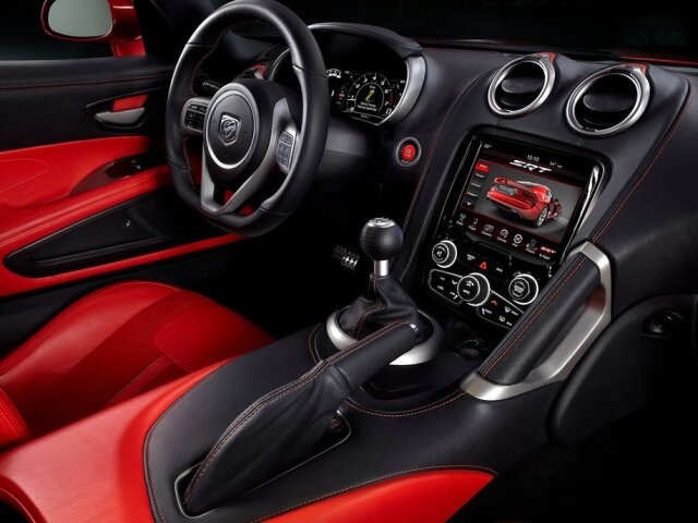 Verzia SRT Viper GTS dostane adaptívny podvozok a športovejšie sedadlá.