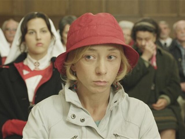 Sylvie Testudová hrá vo filme Lurdy úlohu Christine.