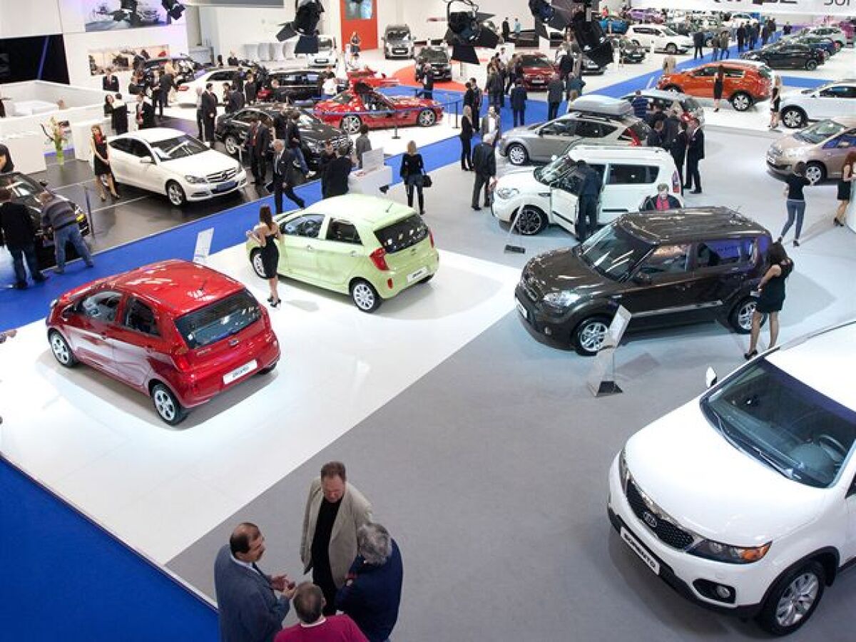 Autá, autosalón