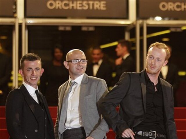 Herci Paul Brannigan, Gary Maitland a William Ruane mimoriadne pobavili festivalové publikum v Cannes vo vydarenej komédii britského režiséra Kena Loacha Anjelská daň  (The Angel´s Share).