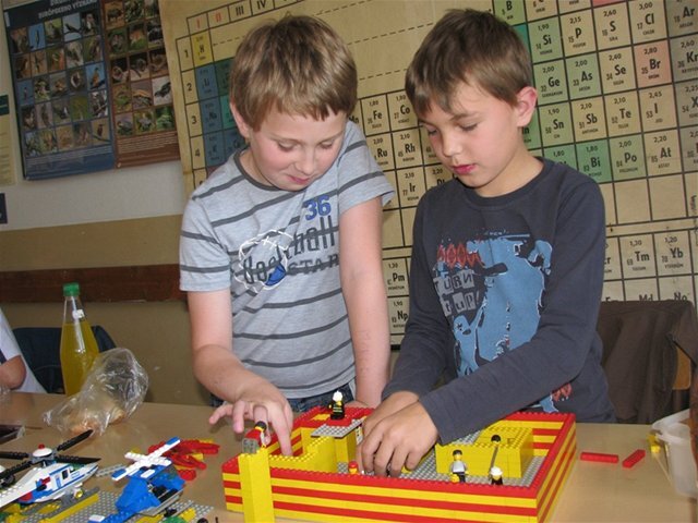 ZŠ Hrachov, lego