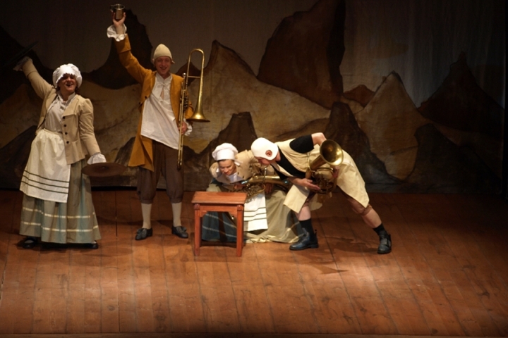stretnutie Teatr Baj Pomorski z Torune uvedie Swiftovho Gullivera, ktorého režijne naštudoval Ondrej Spišák.