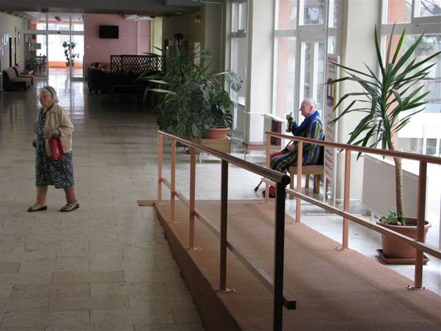 dôchodcovia, domov dôchodcov, seniori