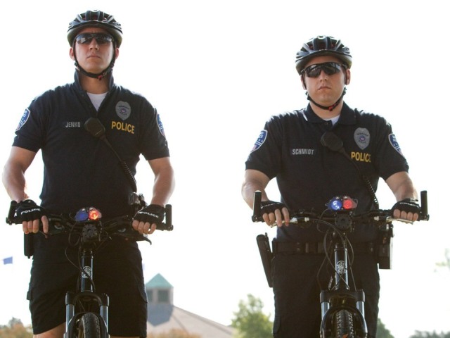 36-recenzia 4x 1 Agenti Jenko a Schmidt idú do akcie. 21 Jump Street