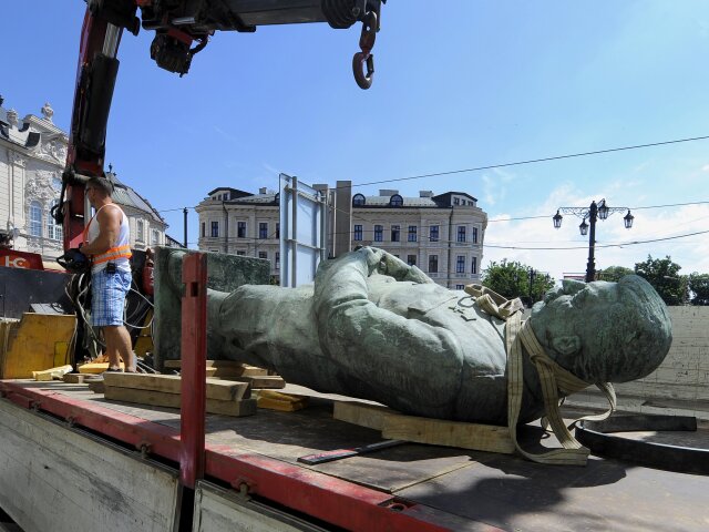 SR Slovensko SNG výstava  Prerušená pieseň Stalin pútač BAX