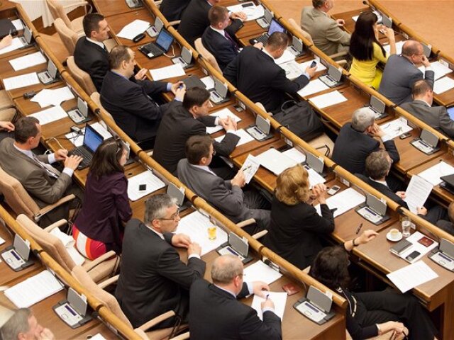 parlament, vláda, poslanci