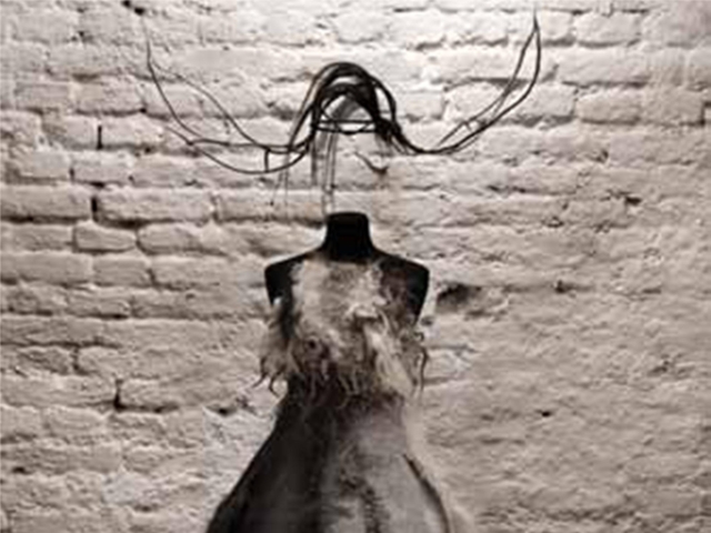 38 trienale textilu Gudrun Bartenberg-Geyer: Ovčia svadba, 2012 (výrez)