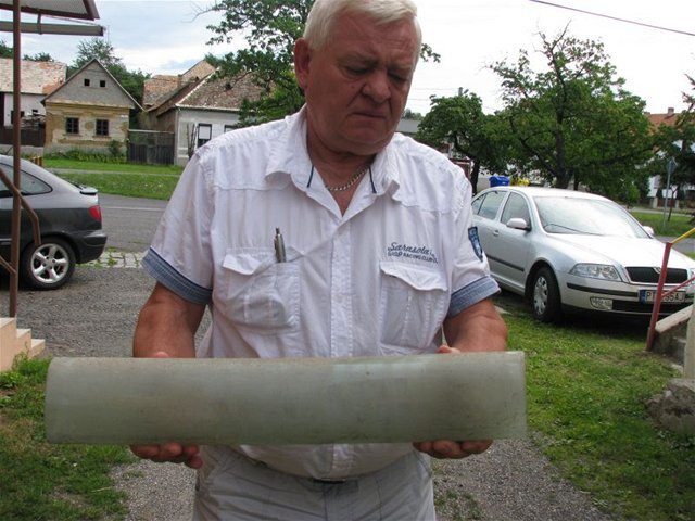 Ozdín, sklenené potrubie