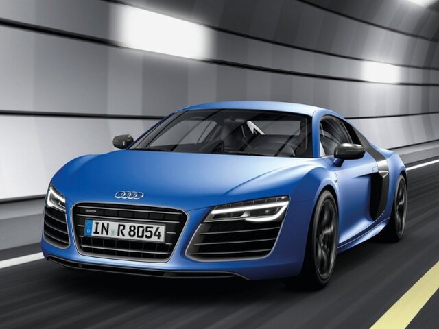 Audi R8 V10 Plus (550 k) má pohotovostnú hmotnosť 1570 kg.