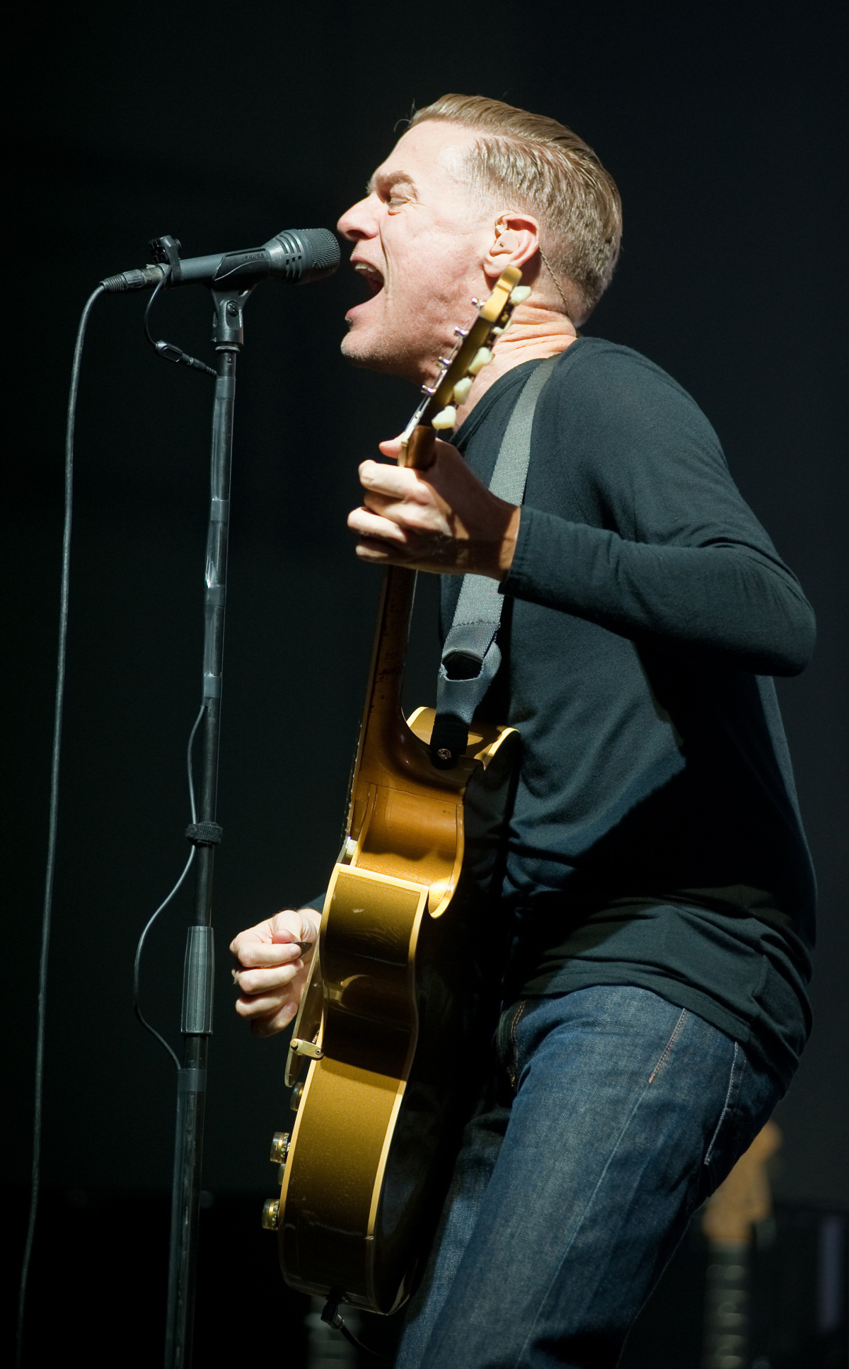 HUDBA: Bryan Adams v Bratislave