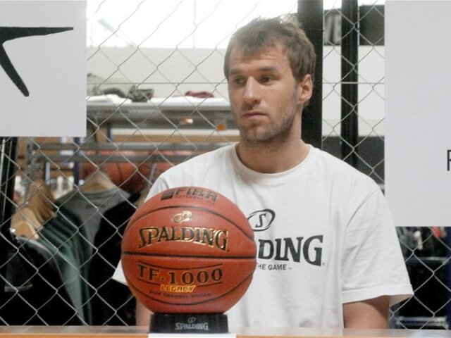Anton Gavel