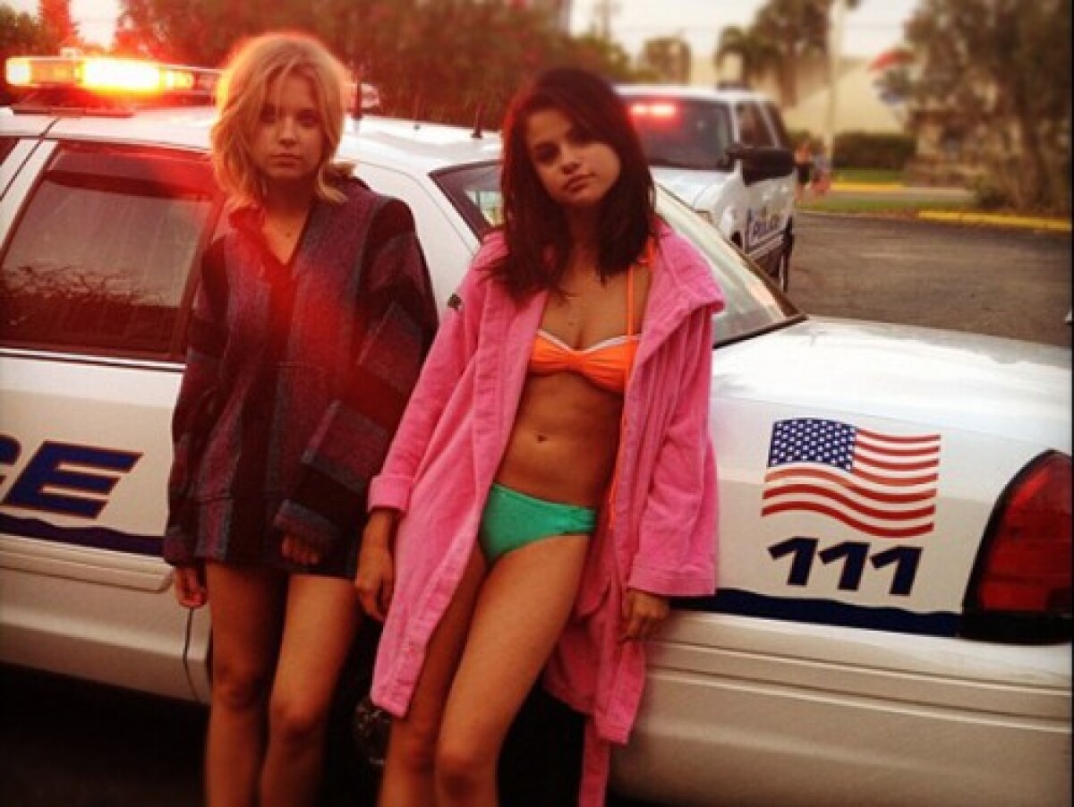 Ashley Benson (vľavo) a Selena Gomez