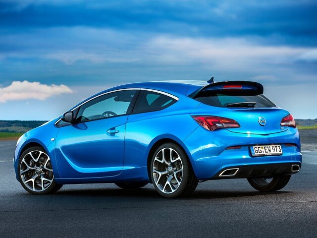 Ostrá Astra OPC prekonáva výkonovými parametrami aj legendárny Golf R.